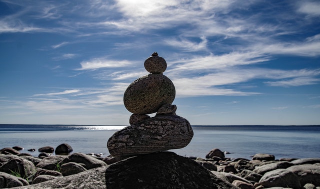 Balance pexels-pille-kirsi-1093209